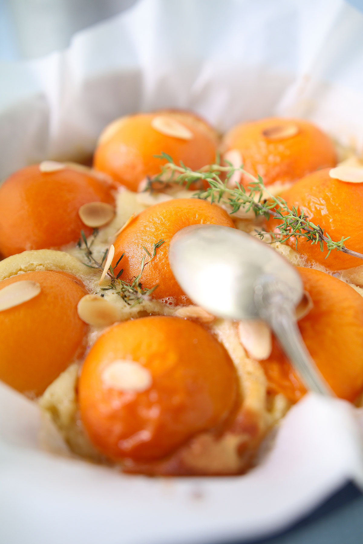 Abricots fourrés aux amendes et rôtis au thym