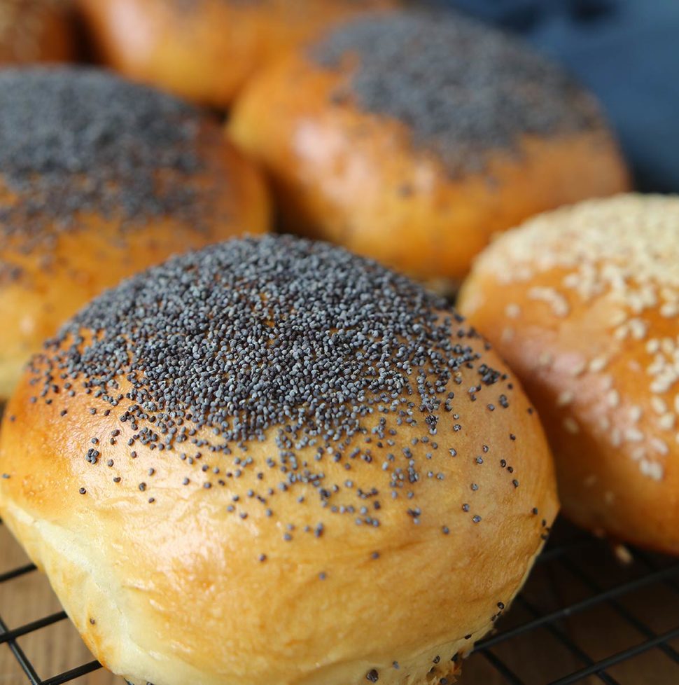 Buns ou petits pains briochés pour hamburgers