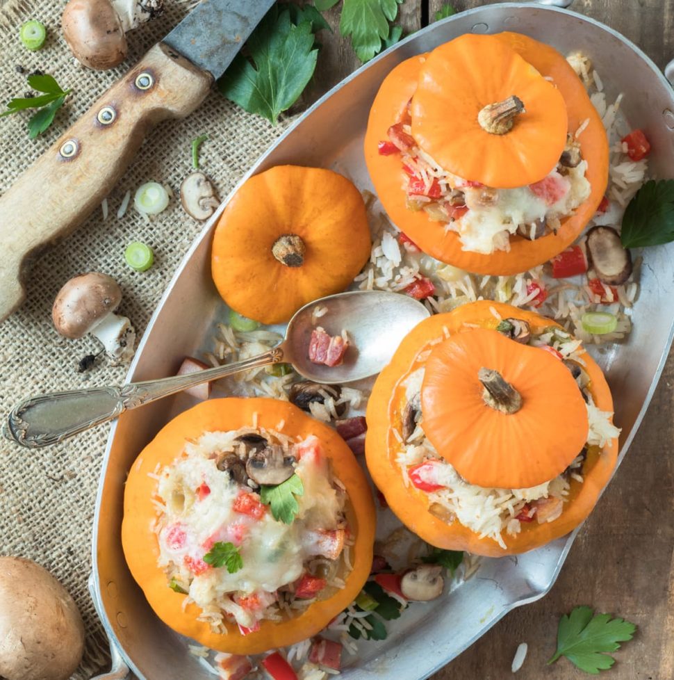 Mini courges farcies de riz aux champignons et à la pancetta