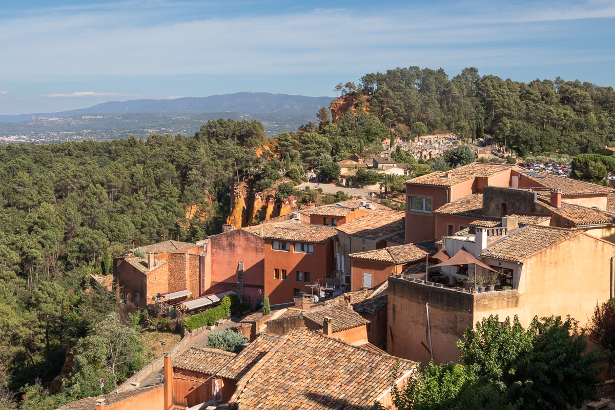 Le village de Roussillon dans le Luberon, Provence - France