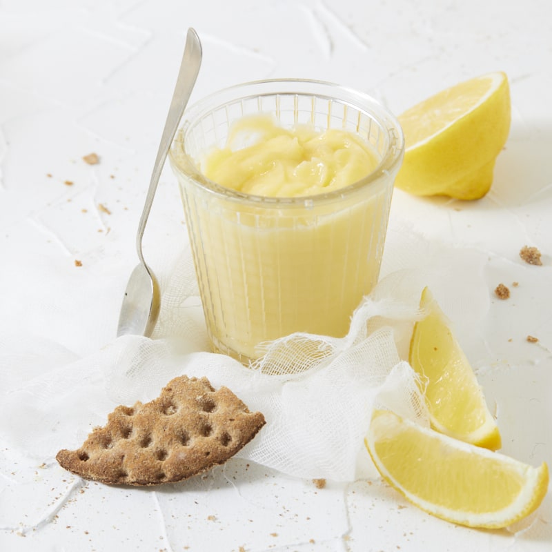 Un pot de crème de citron (ou lemon curd)