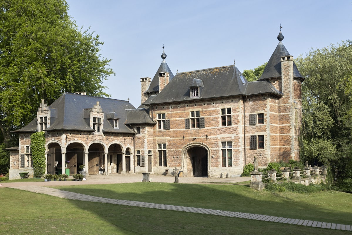 Le châtelet vu depuis la cour intérieure.