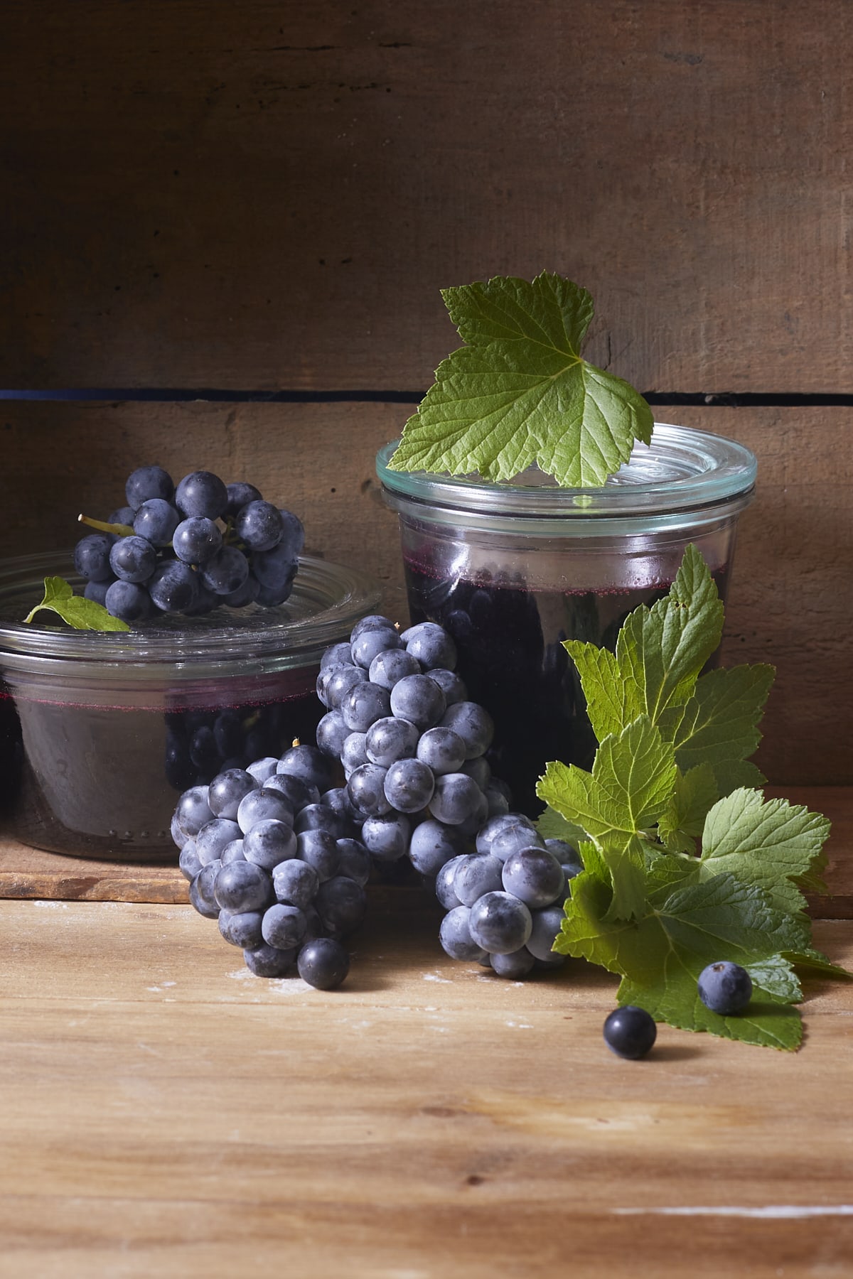 Gelée de raisins noirs maison au cassis et romarin