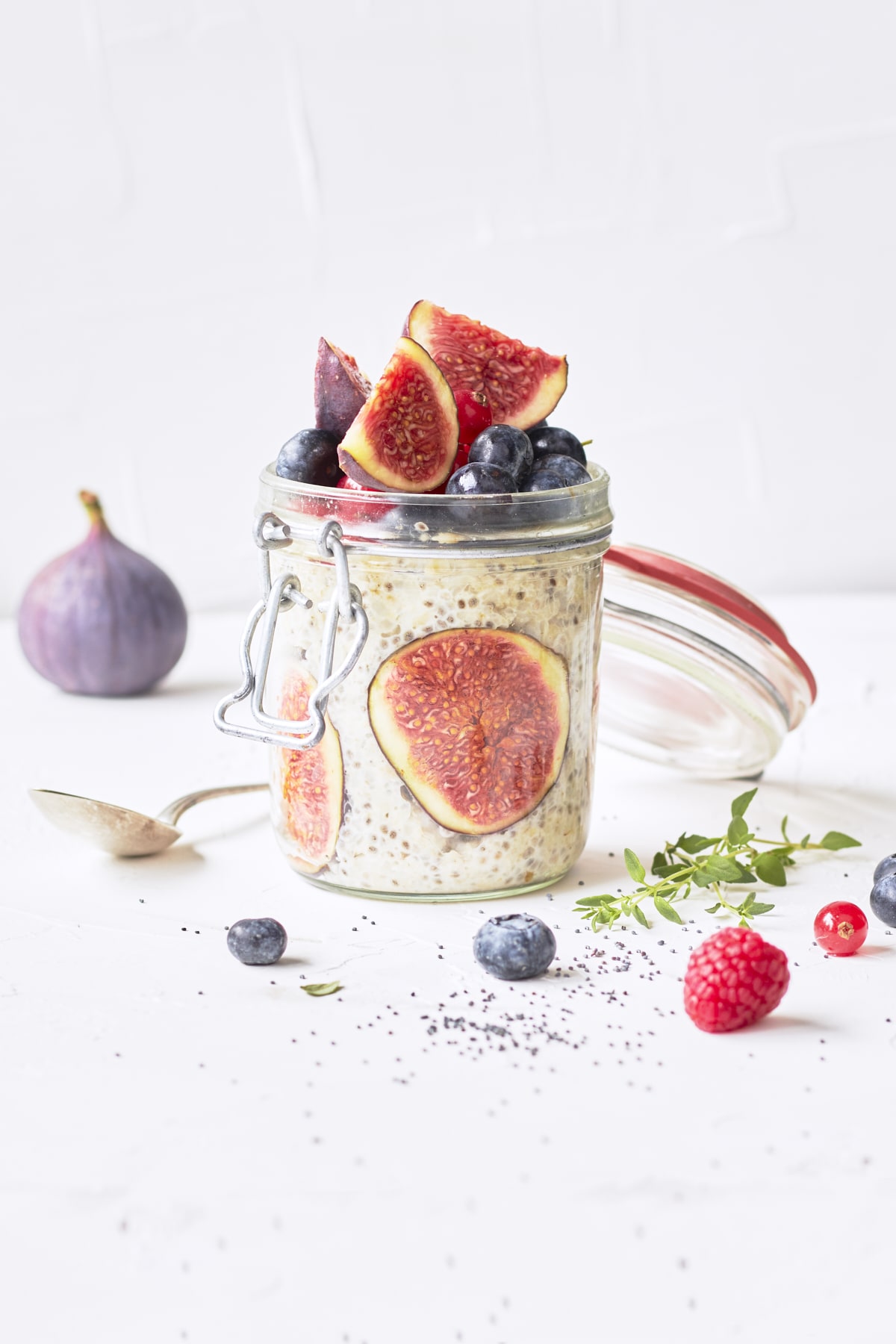 Porridge aux figues et fruits rouges au lait d’amande
