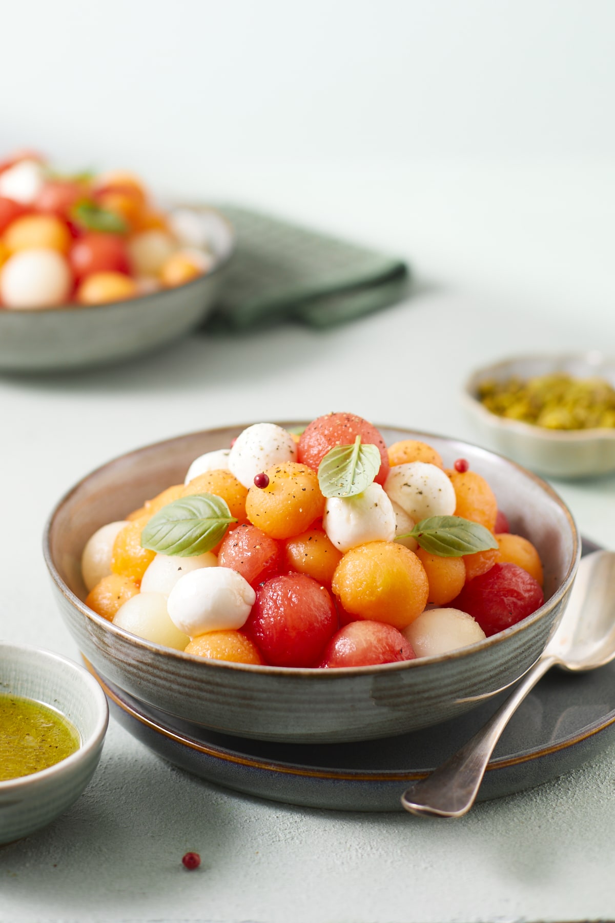 Salade de billes de melon, pastèque et mozzarella