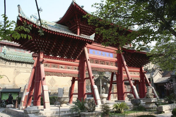 Construction chinoise au coeur de la mosquée