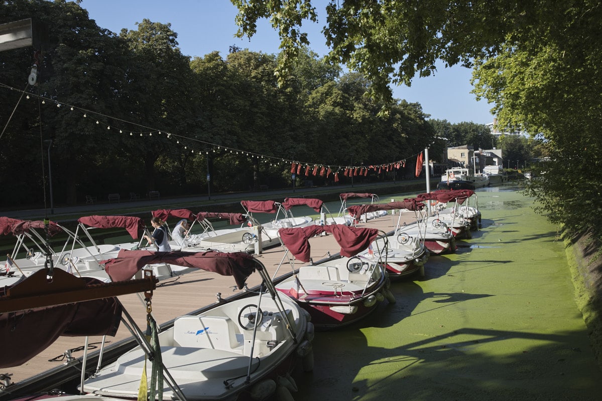 Bateaux à louer le long du jardin Vauban