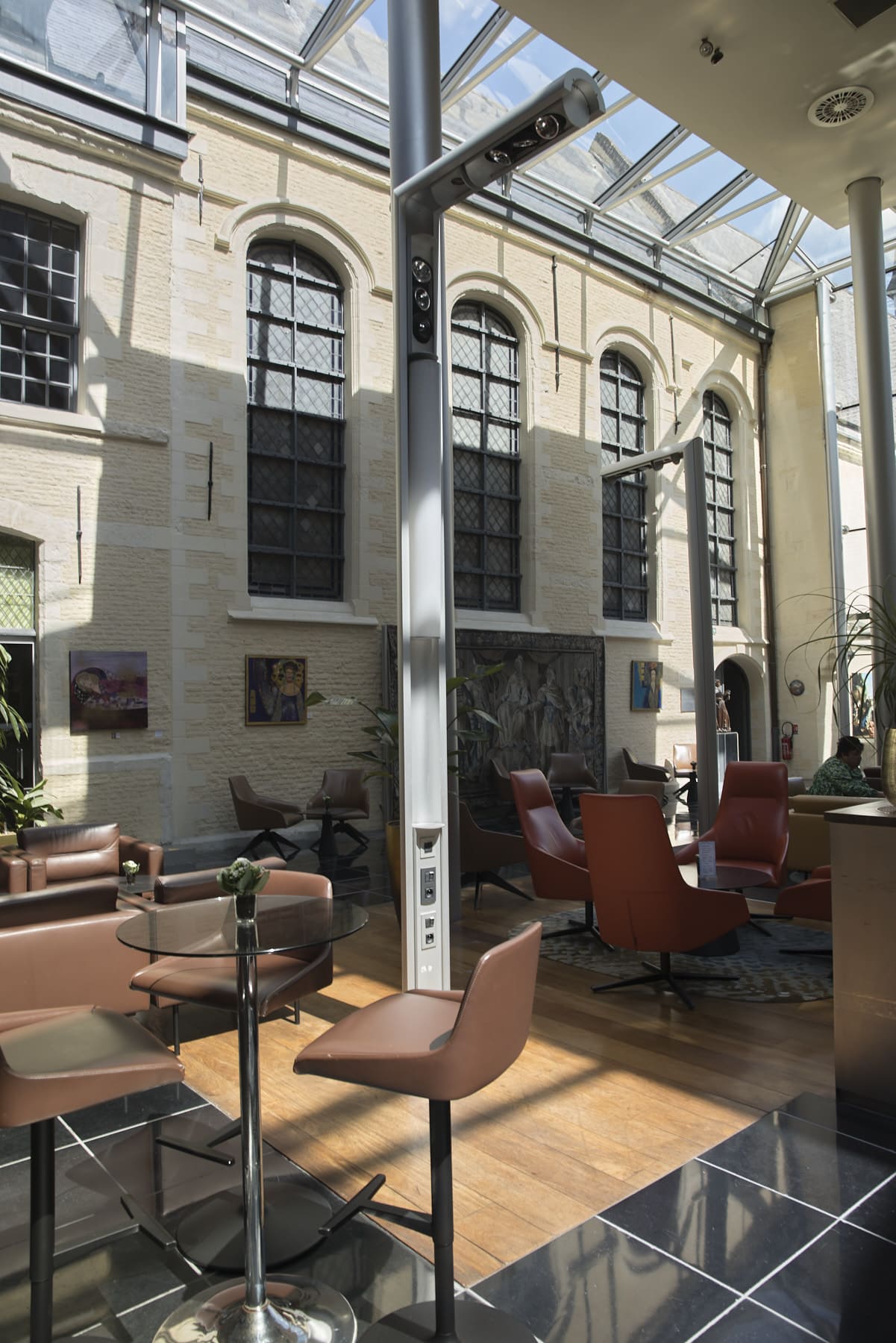 Intérieur de l'Hospice gantois transformé en hôtel et restaurant