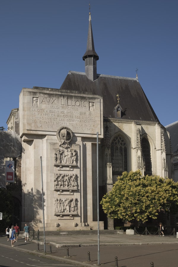 Palais Rihour et le monument aux morts de Lille