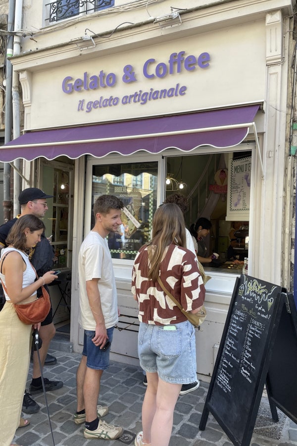 La devanture du glacier Gelato & Coffee
