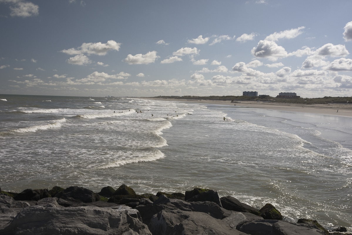 La mer vue depuis Ostende, près du Fort Napoléon.