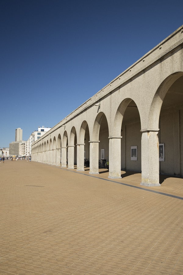 Colonnes et perspective des galeries royales d’Ostende