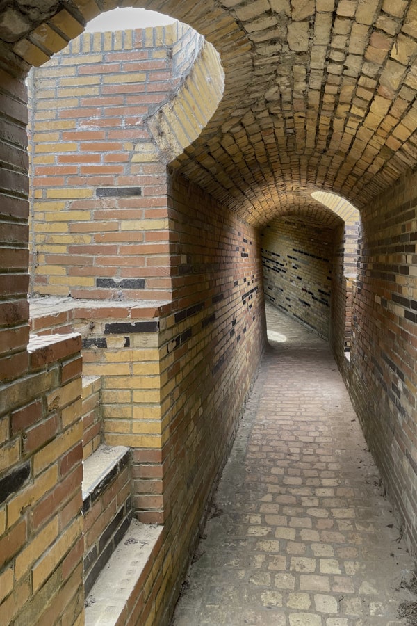 Passage en briques dans un bunker de l’Atlantikwall Raversyde