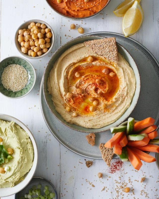 Trio de Houmous pour l’apéro ce week-end, qu’en dites-vous ? La recette sera sur le blog ! Bonne soirée !